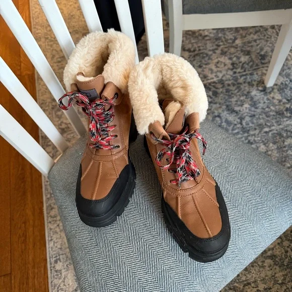 LIKE NEW UGG Ashton Addie Shearling Winter Boot - Picture 1 of 4